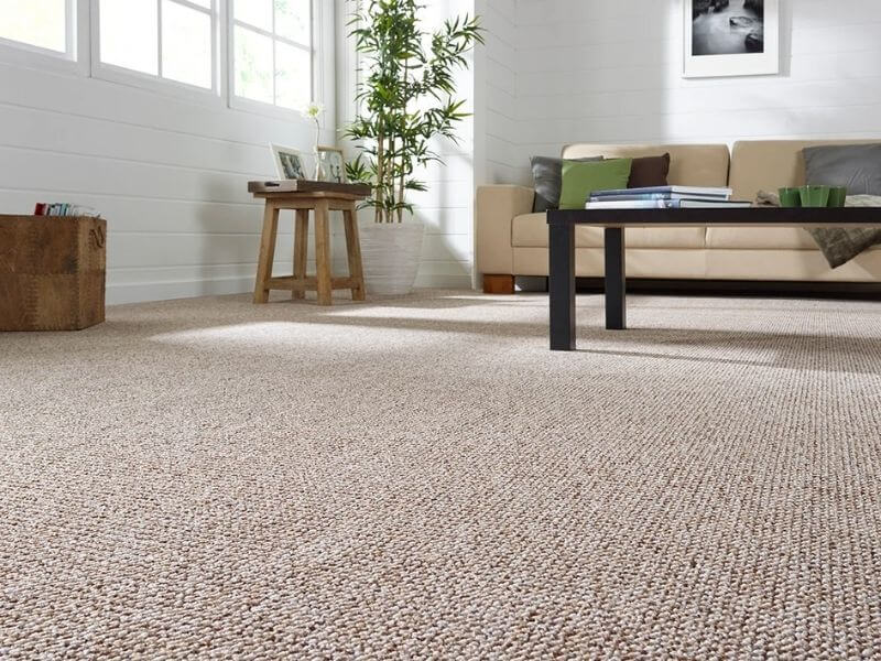 Синтетический ковер для гостиной